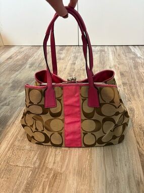 2011 Coach Signature Striped Framed Carryall Tote Satchel- No: JO969-F13533